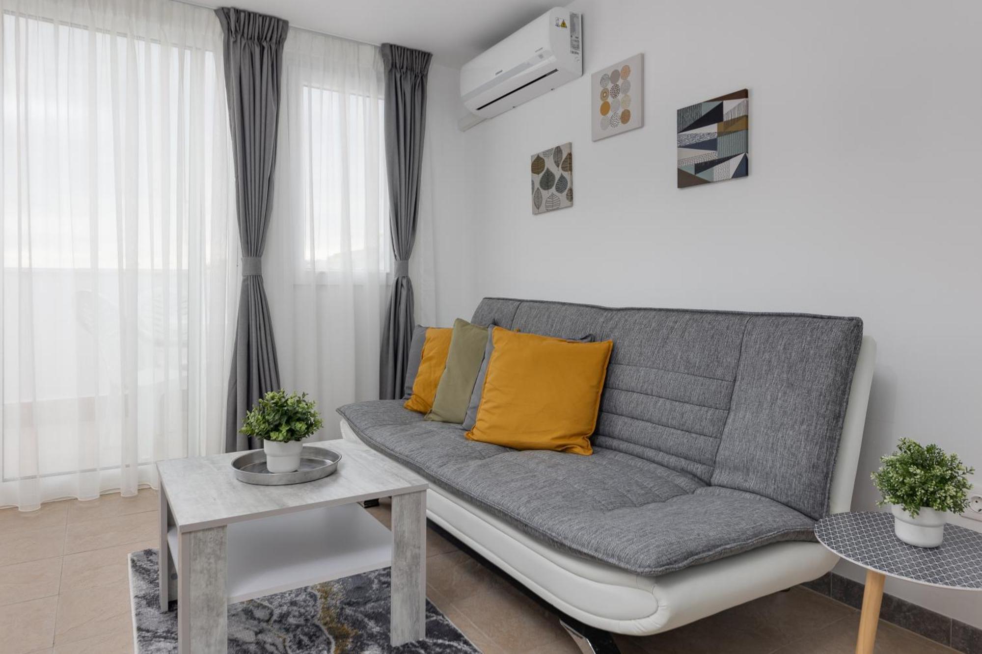 Cosy Apartment Near The Sea Torrevieja Exterior photo